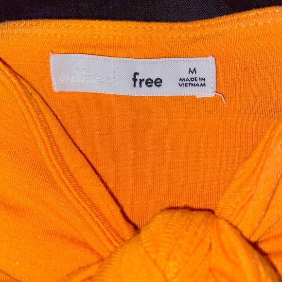 🧚‍♀️3for50$ Tie up crop top - Picture 9 of 9